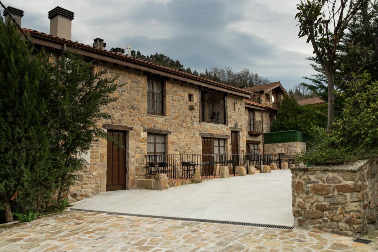 Posada Y Apartamentos Trebuesto De Guriezo Exteriör bild