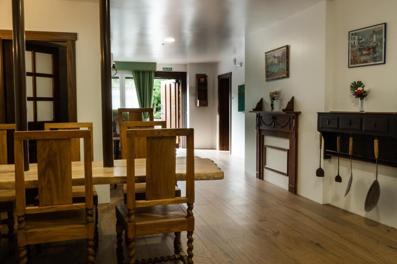 Posada Y Apartamentos Trebuesto De Guriezo Exteriör bild