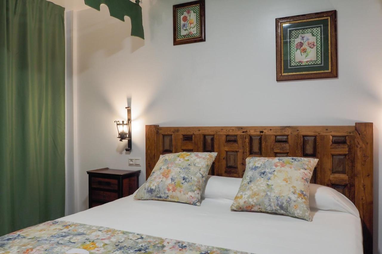 Posada Y Apartamentos Trebuesto De Guriezo Exteriör bild