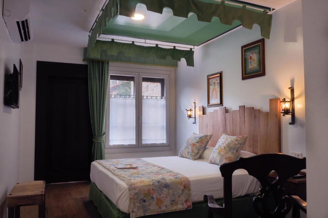 Posada Y Apartamentos Trebuesto De Guriezo Exteriör bild