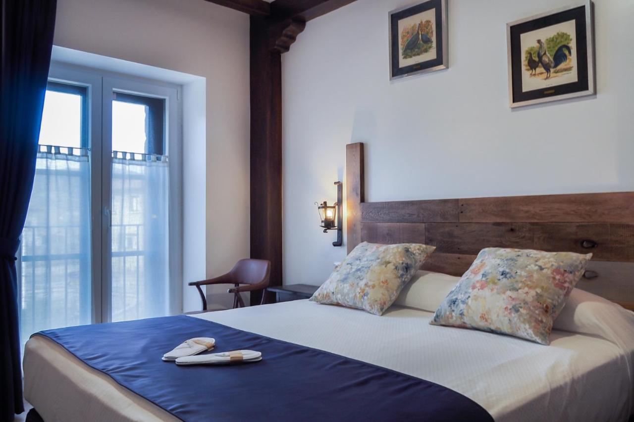 Posada Y Apartamentos Trebuesto De Guriezo Exteriör bild