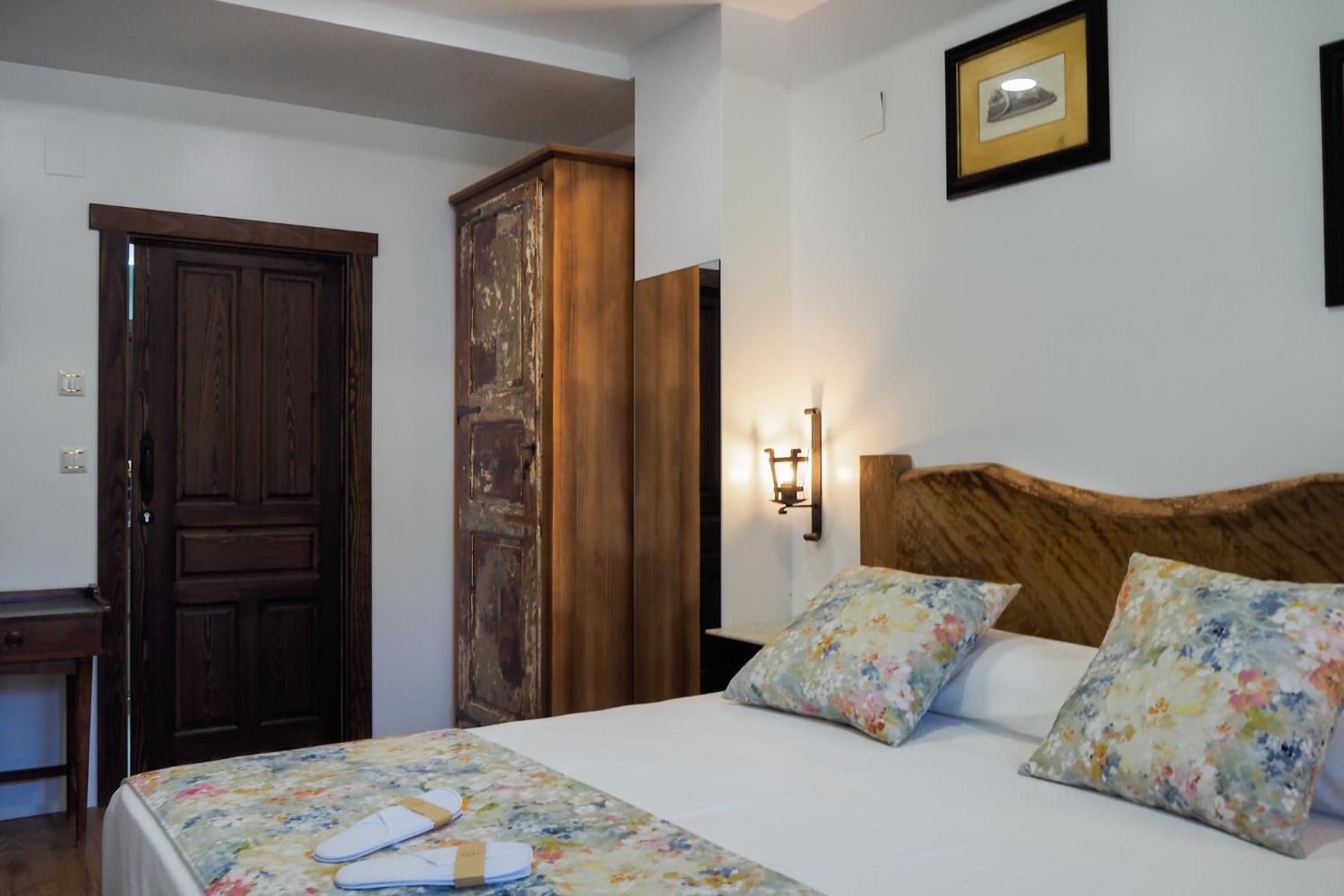 Posada Y Apartamentos Trebuesto De Guriezo Exteriör bild