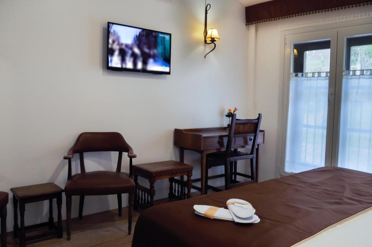 Posada Y Apartamentos Trebuesto De Guriezo Exteriör bild