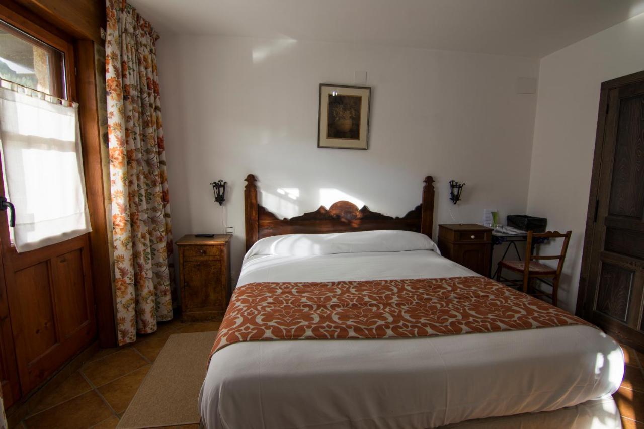 Posada Y Apartamentos Trebuesto De Guriezo Exteriör bild