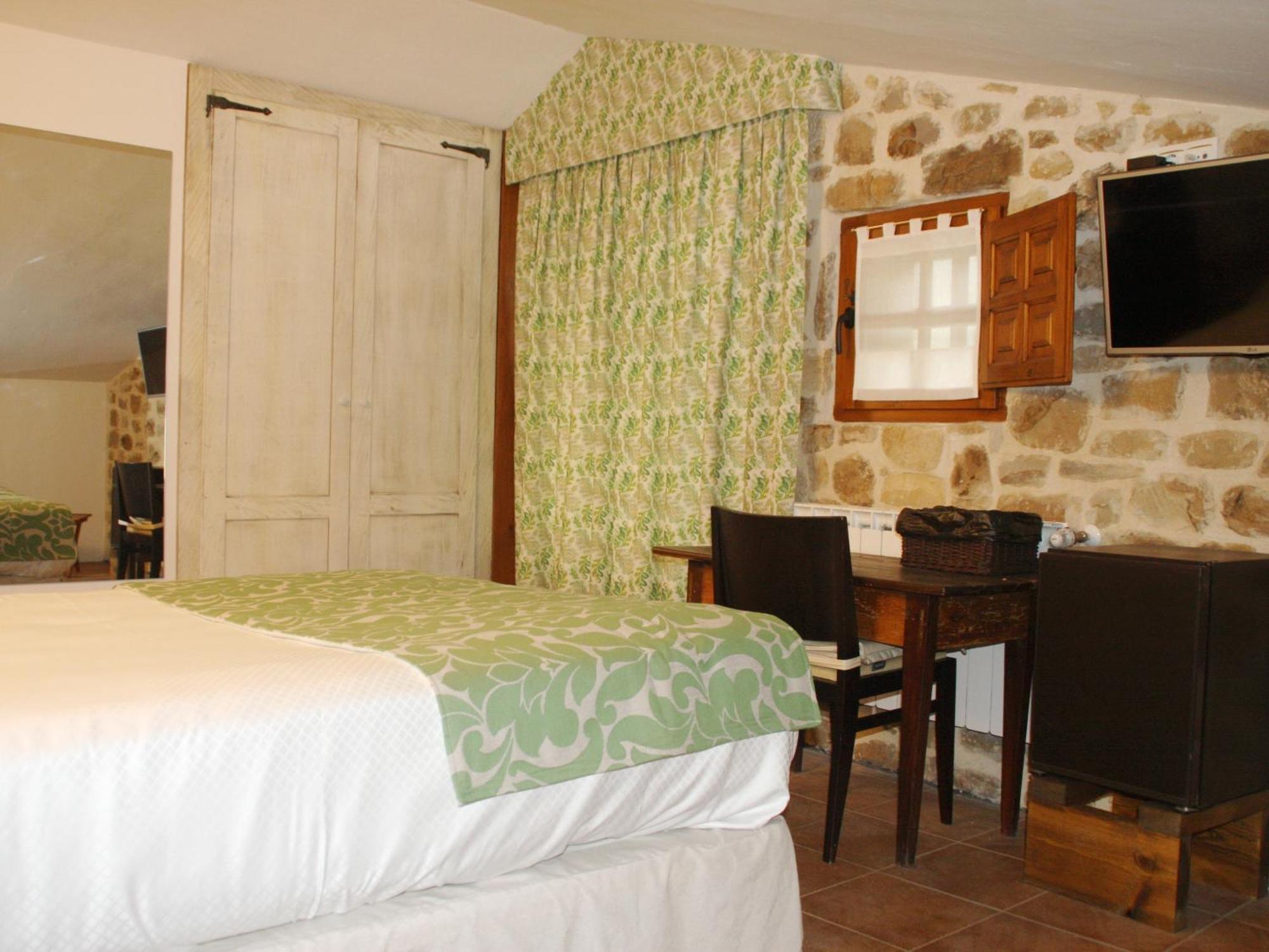 Posada Y Apartamentos Trebuesto De Guriezo Rum bild